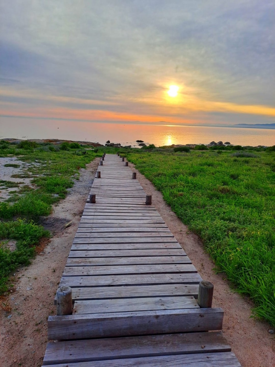  Bedroom Property for Sale in Sandy Point Beach Estate Western Cape